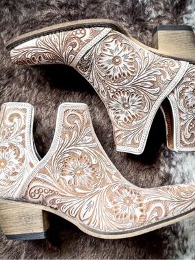 MYRA Western Moxie Hand-Tooled Booties Boots size 10